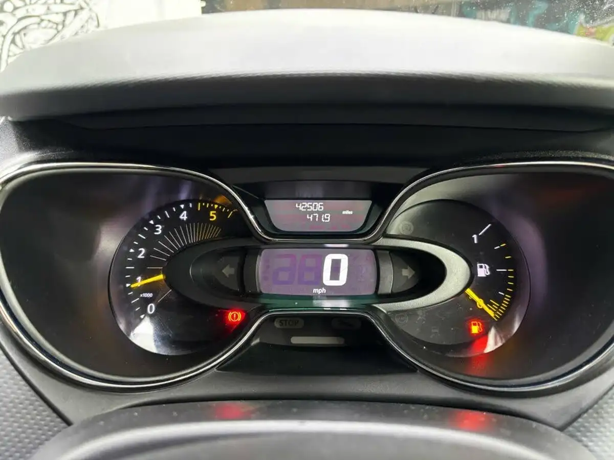 2015-renault-captur-15dci-dynamique-90bhp-energyss-big-17