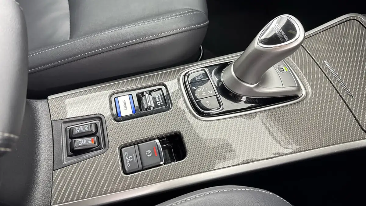 2019-mitsubishi-outlander-24-4h-phev-big-20