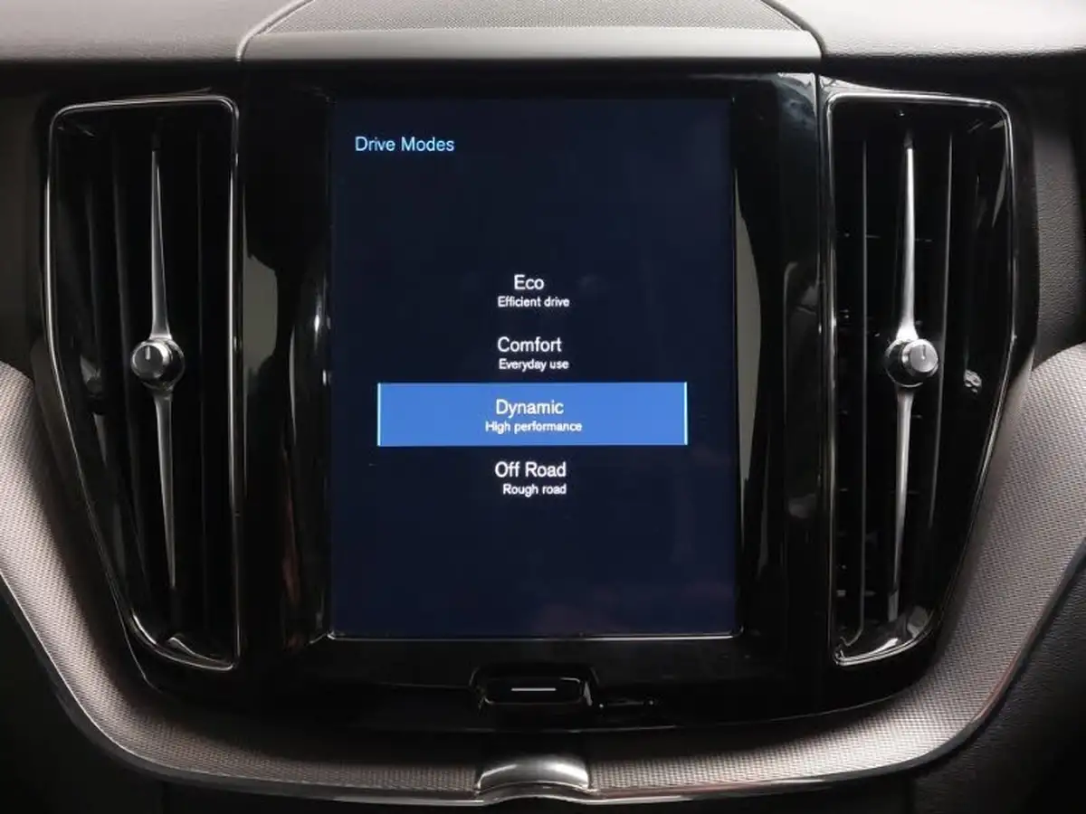 2019-volvo-xc60-20td-d4-r-design-geartronic-big-18