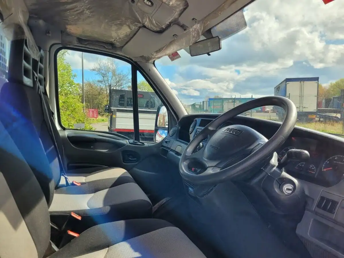 2012-iveco-daily-c-class-23td-35c13-lwb-35c13-cab-big-9