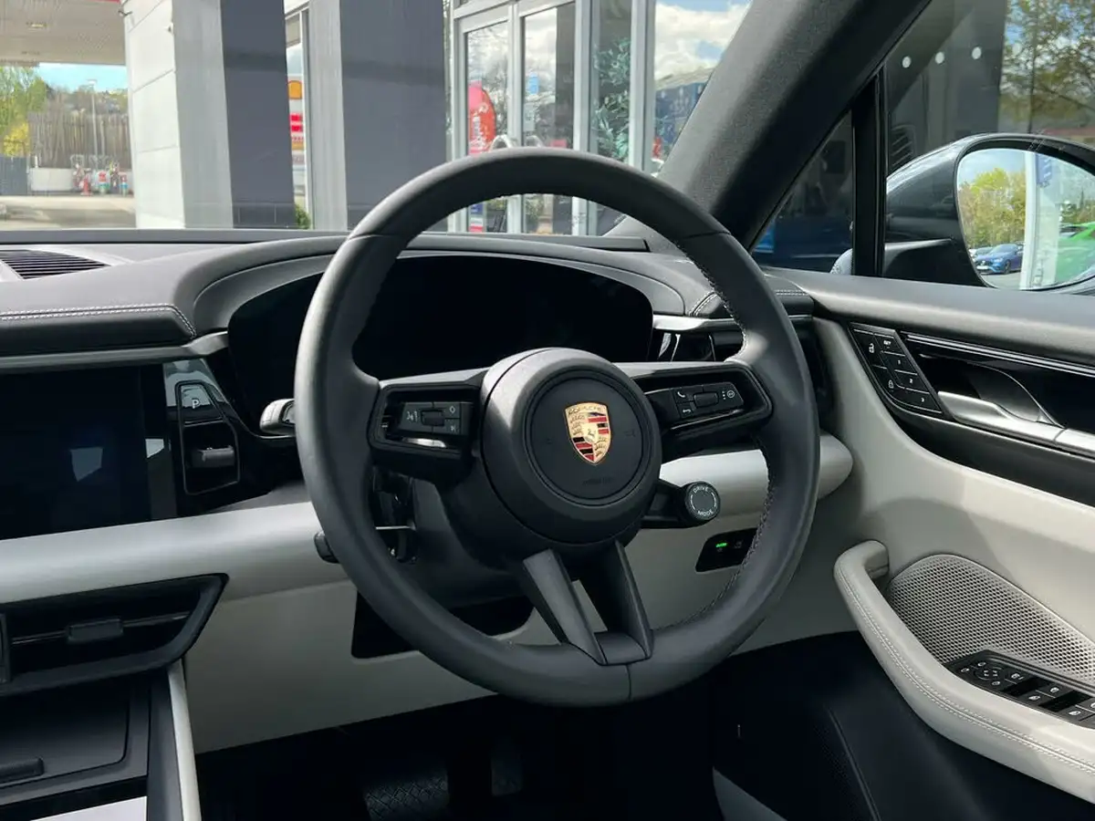 2024-porsche-macan-e-4-electric-big-15