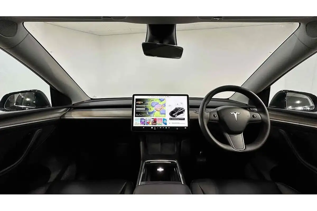 2022-tesla-model-y-e-long-range-big-1