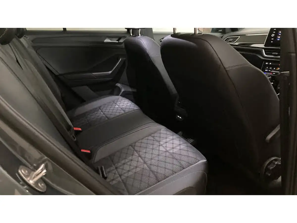 2024-volkswagen-t-roc-20tdi-r-line-dsg-big-34