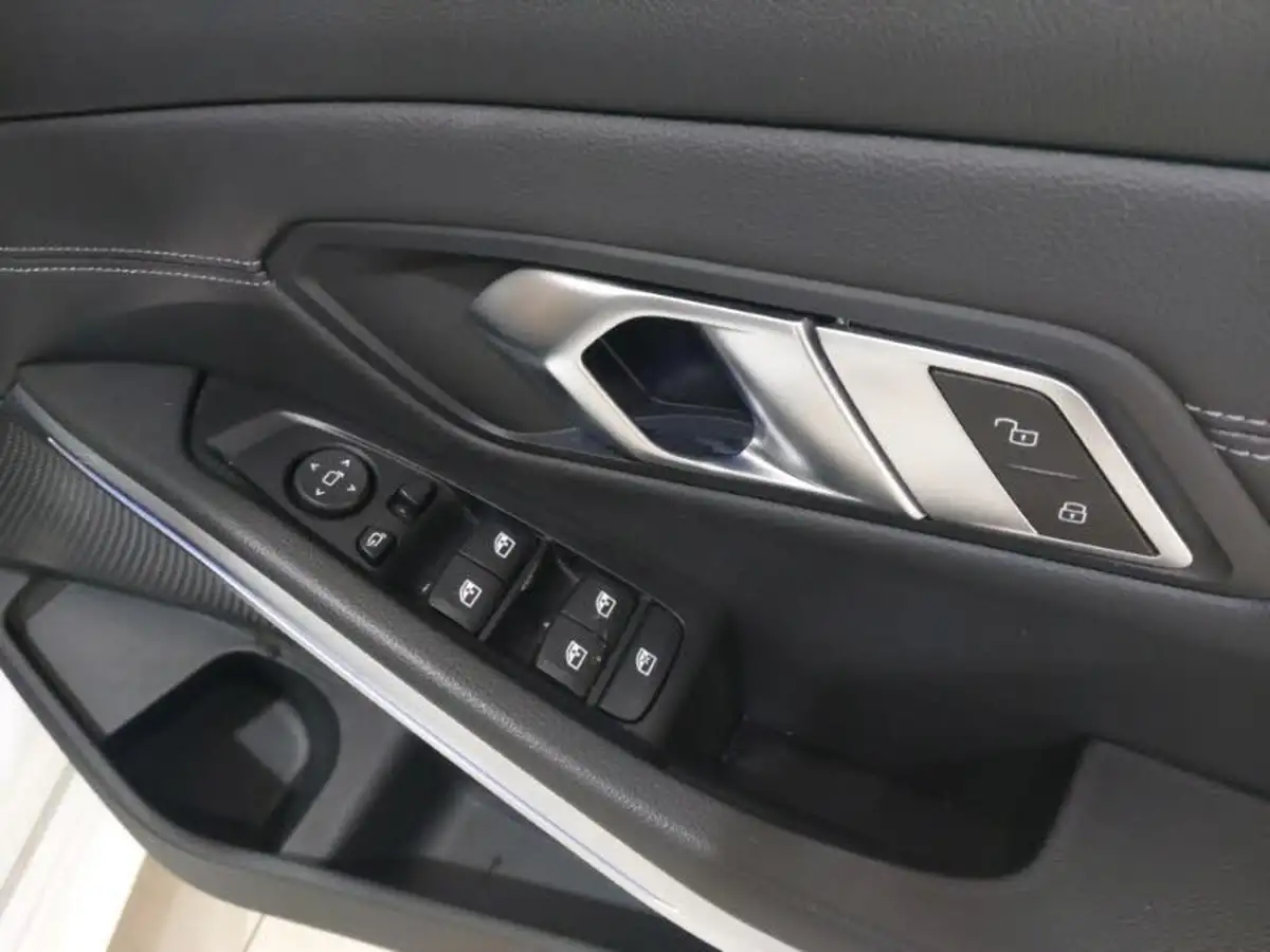 2019-bmw-3-series-20td-320d-m-sport-188bhp-plus-pack-saloon-4d-auto-big-11
