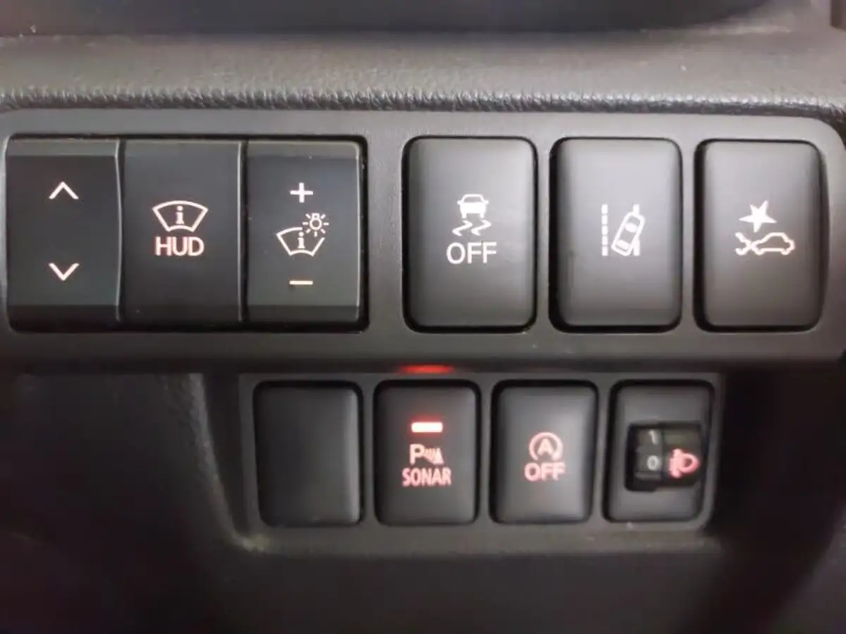 2018-mitsubishi-eclipse-cross-15-3-auto-big-18