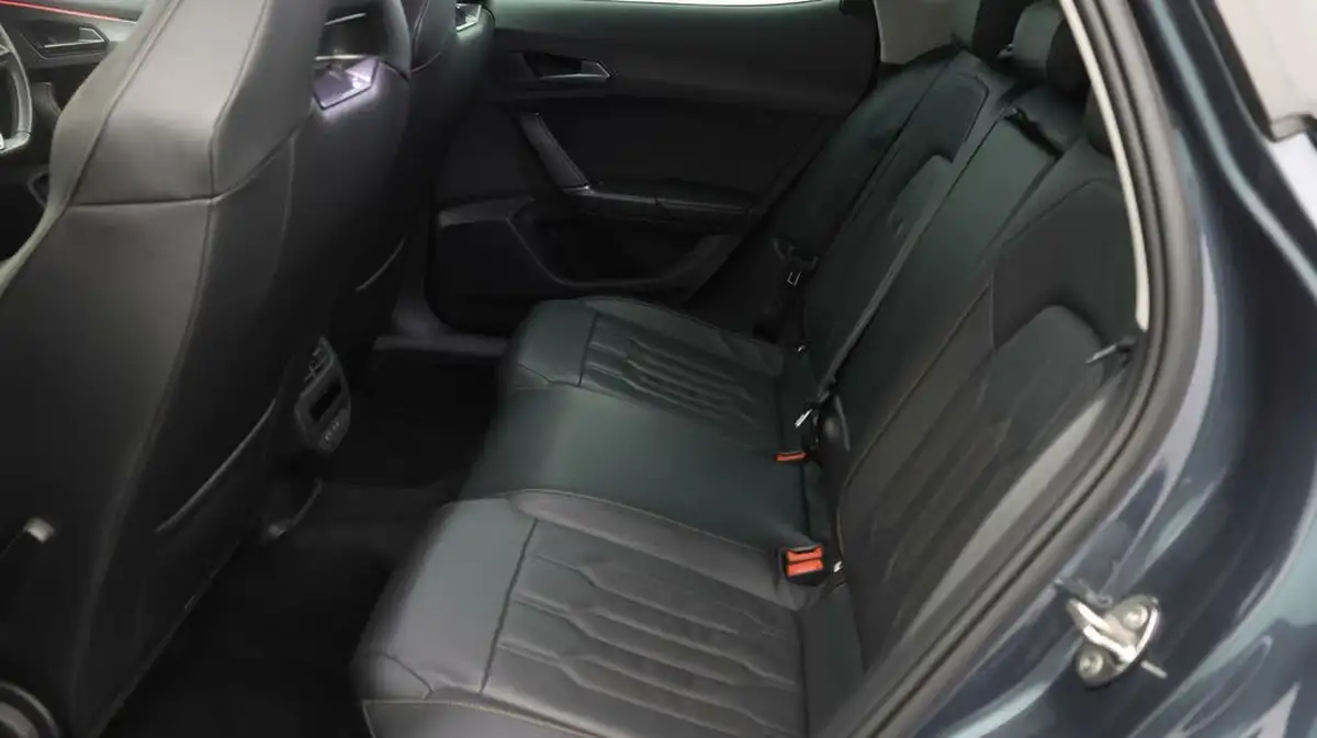 2021-cupra-formentor-14-e-hybrid-v2-big-15