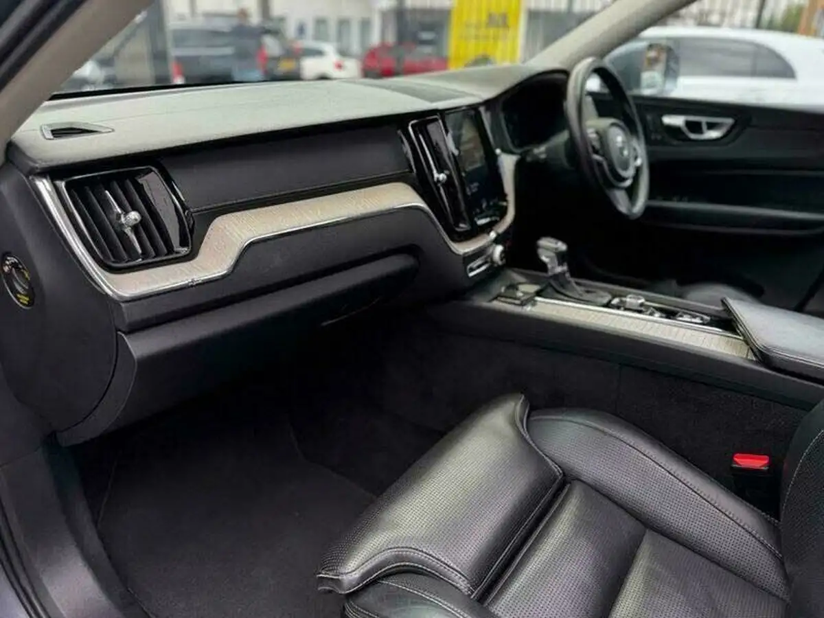 2018-volvo-xc60-20td-d4-inscription-pro-4x4-geartronic-big-52
