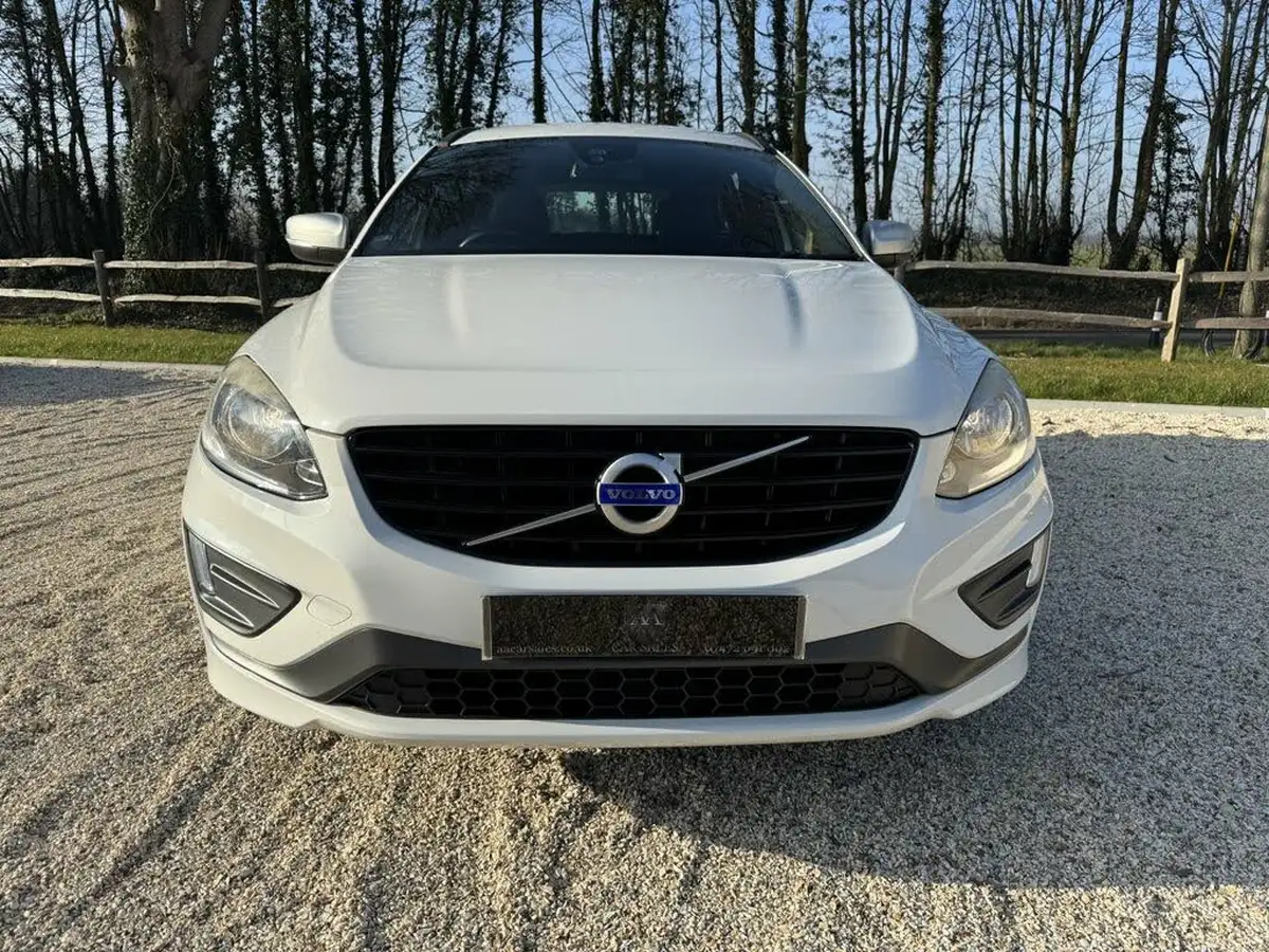 2016-volvo-xc60-20td-d4-r-design-nav-big-1