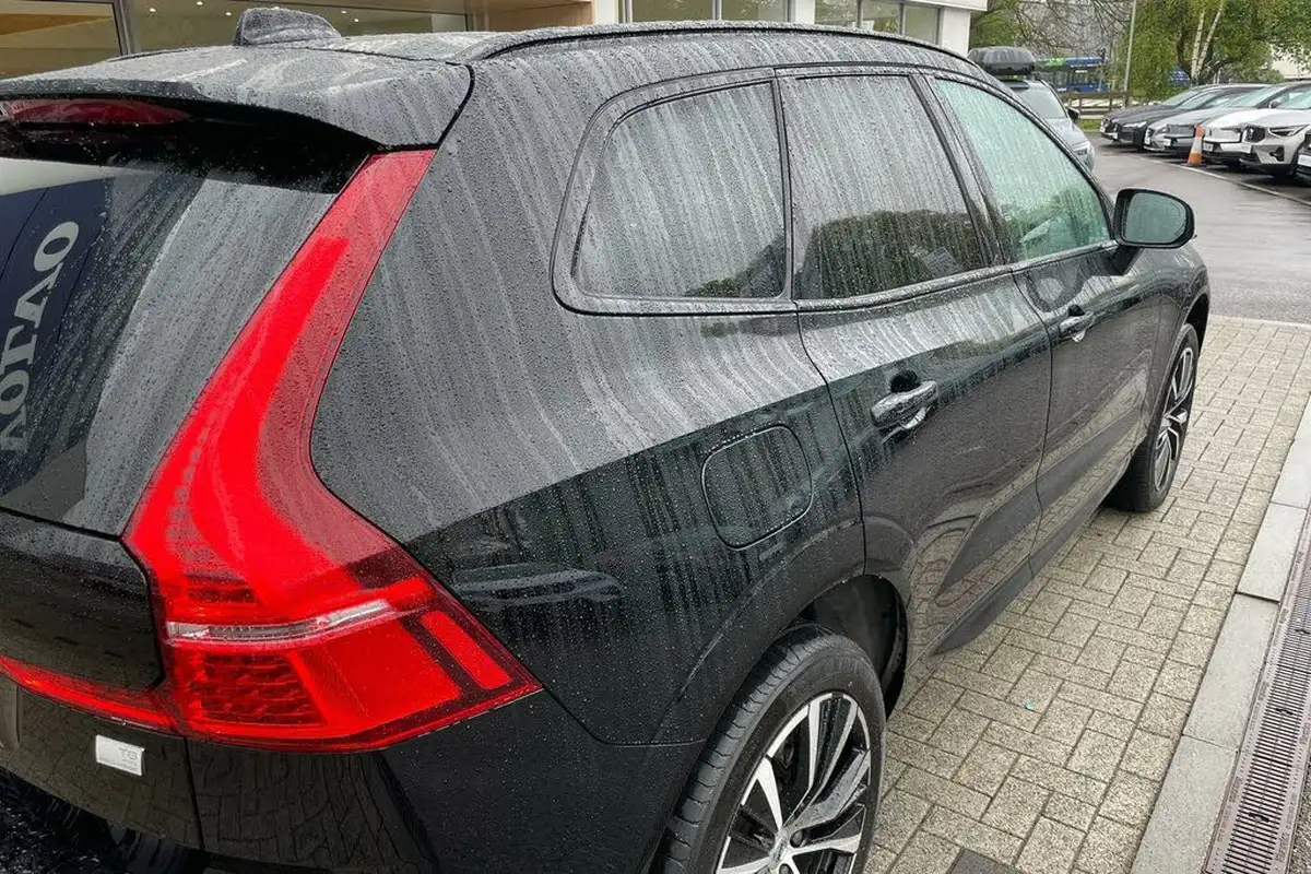 2023-volvo-xc60-20-t8-ultimate-dark-big-13