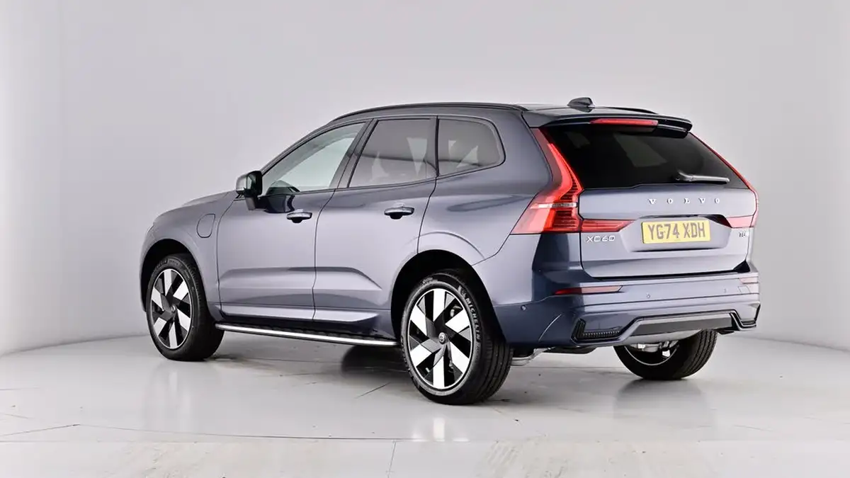2024-volvo-xc60-20-t8-ultimate-dark-big-68