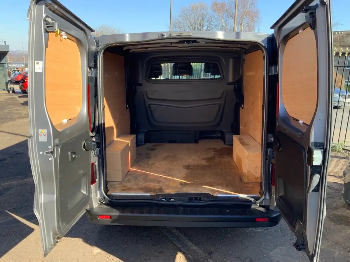 2019-vauxhall-vivaro-16cdti-sportive-2900-l2h1-145pseu6-biturbo-ss-panel-big-19