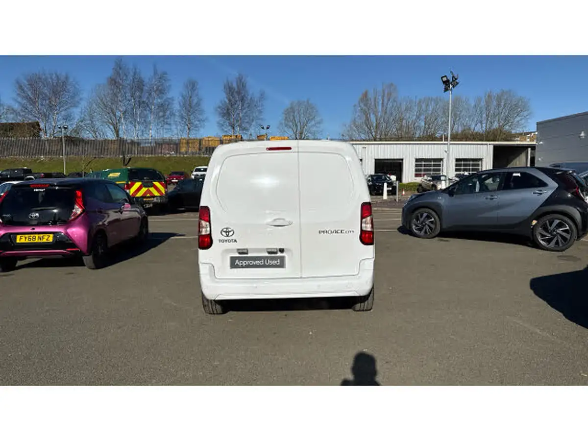 2023-toyota-proace-city-15d-design-100hpeu6d-big-18