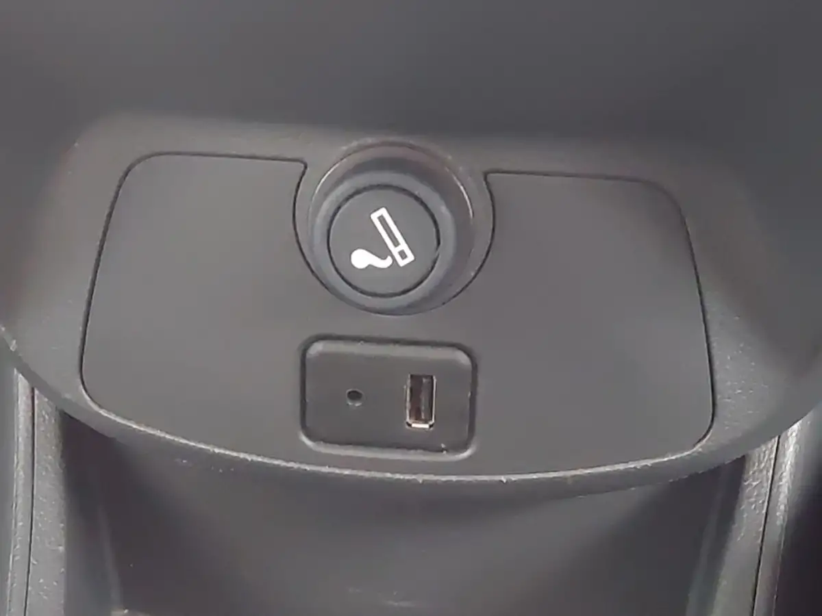 2023-mazda-mazda2-15-skyactiv-g-se-l-big-17