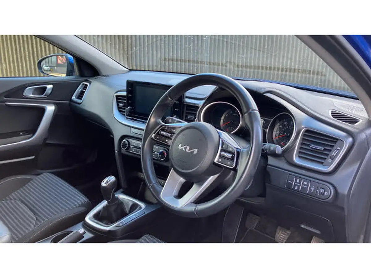 2022-kia-xceed-15-t-gdi-2-big-10