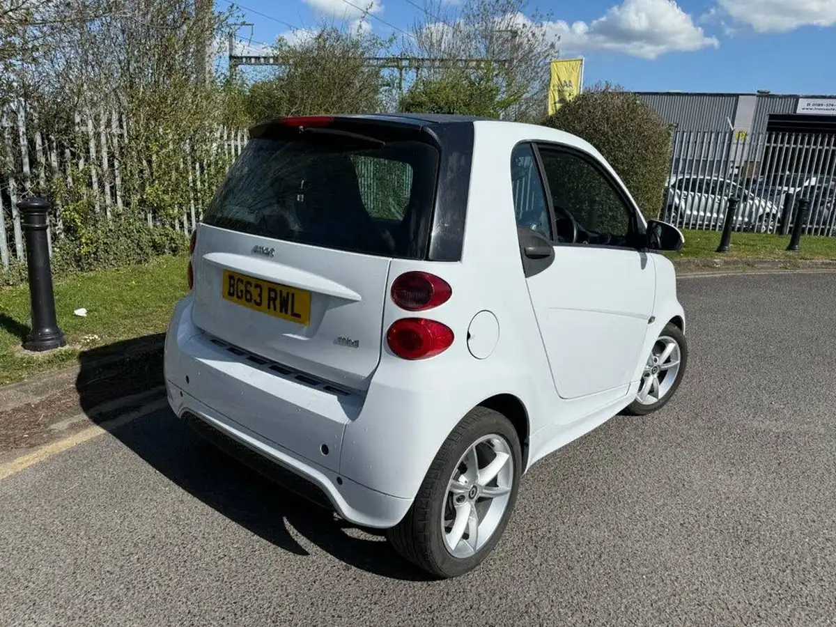 2013-smart-fortwo-10-edition-21-coupe-big-10