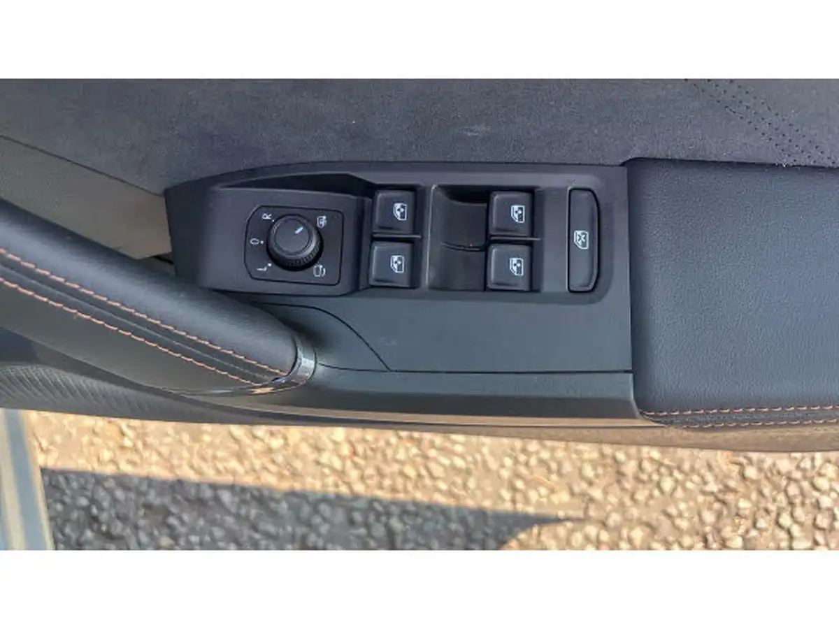 2025-cupra-leon-nf-15-e-hybrid-vz1-hatchback-big-34