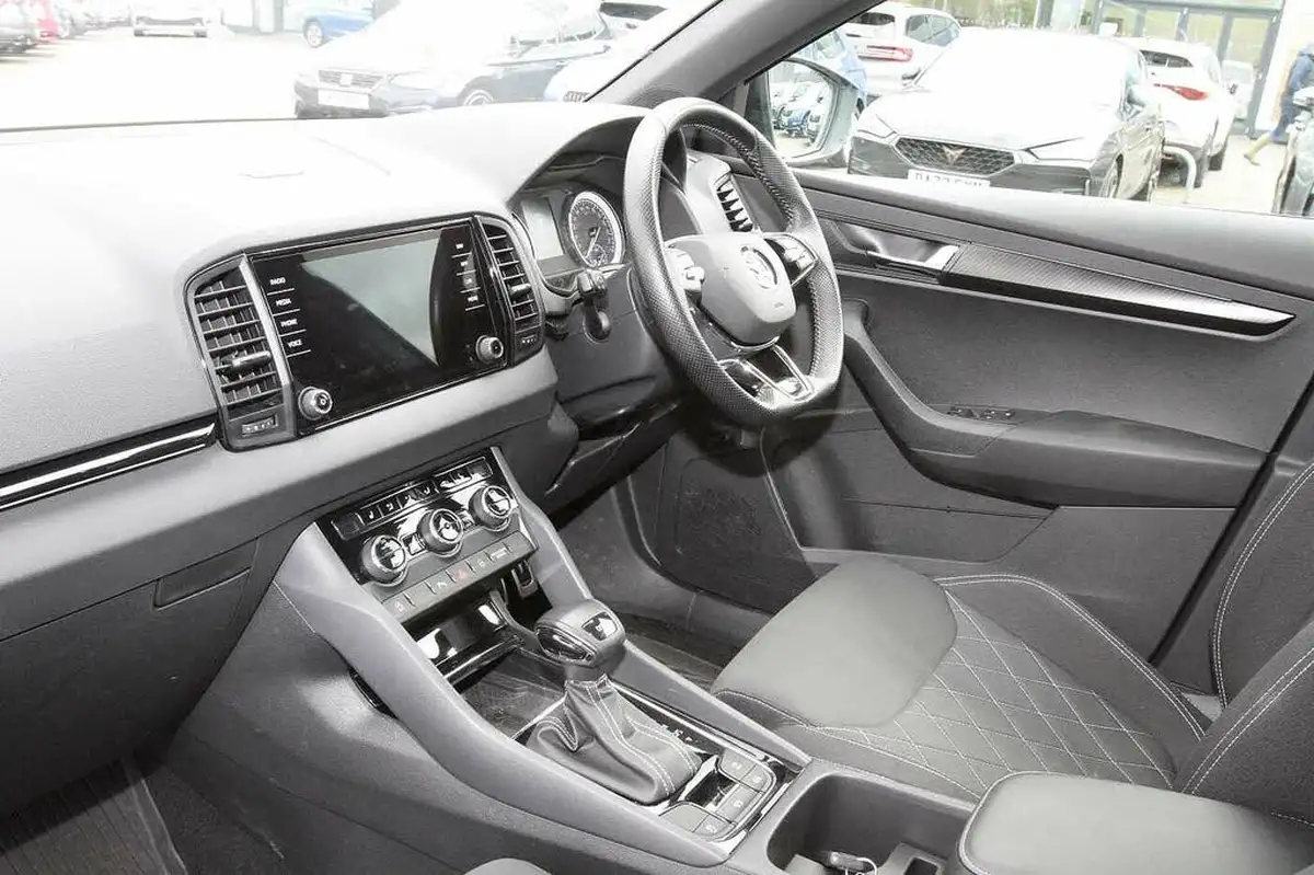 2022-skoda-karoq-15-tsi-sportline-dsg-big-1