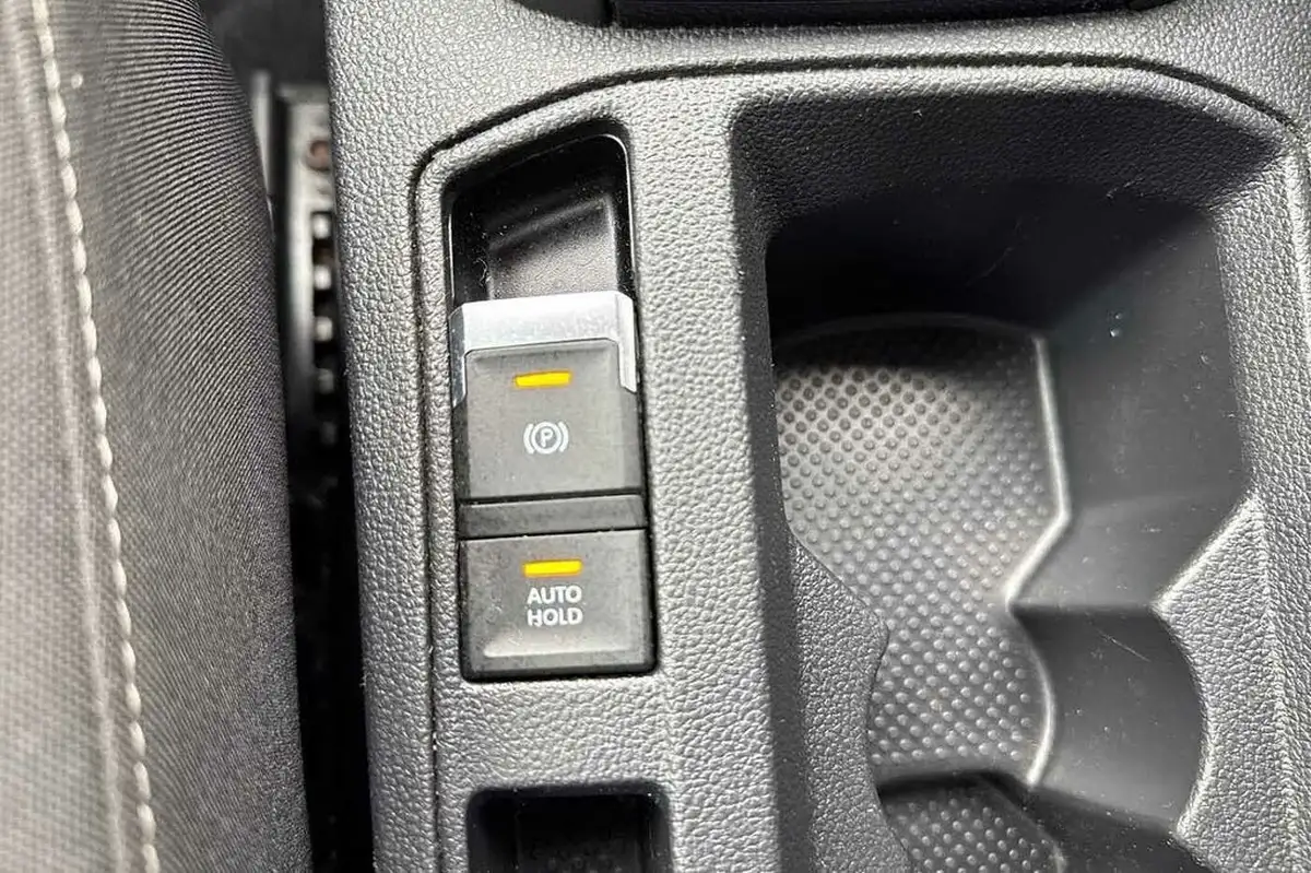 2018-volkswagen-t-roc-15-tsi-se-dsg-big-22
