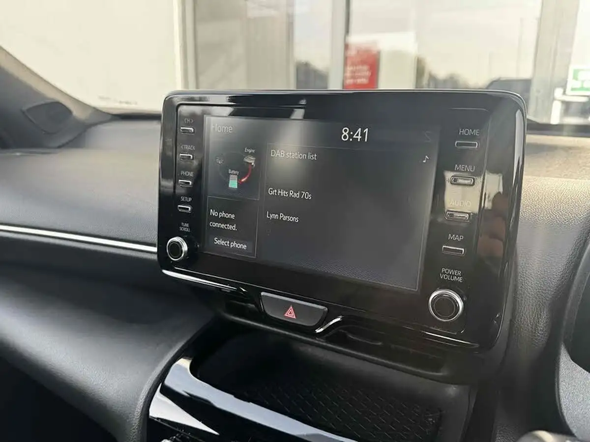 2022-toyota-yaris-15-vvt-i-design-panoramic-roof-big-34