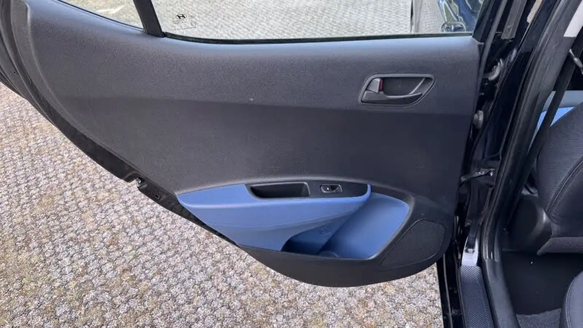 2014-hyundai-i10-10-se-big-25
