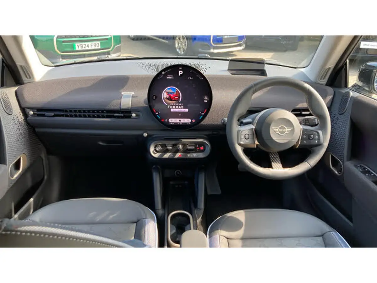 2024-mini-cooper-e-cooper-e-classic-big-3