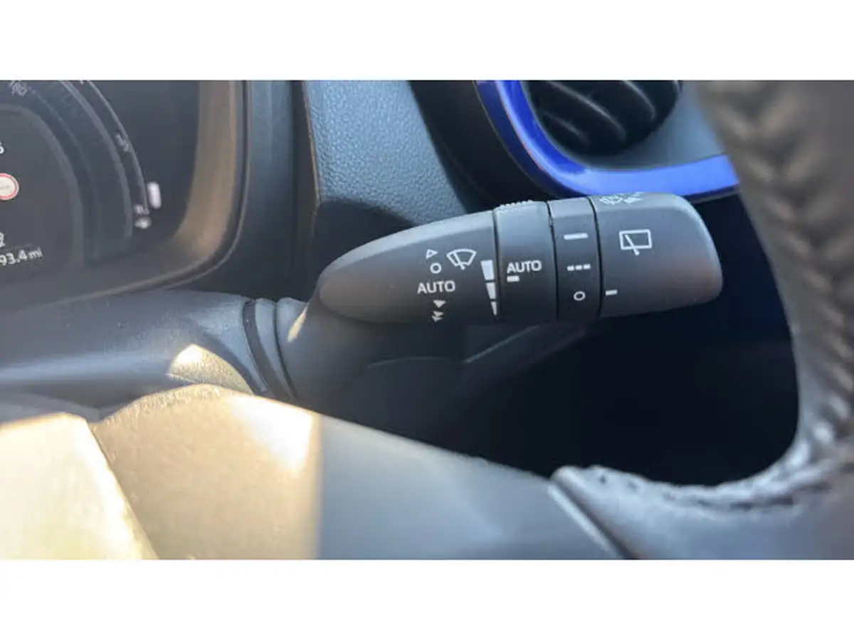 2023-toyota-aygo-x-10-vvt-i-edge-big-24