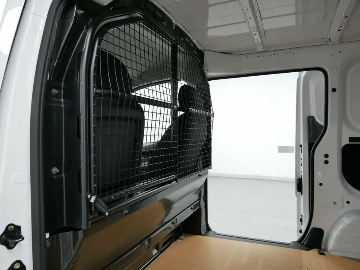 2021-nissan-env200-e-acenta-panel-van-auto-big-19