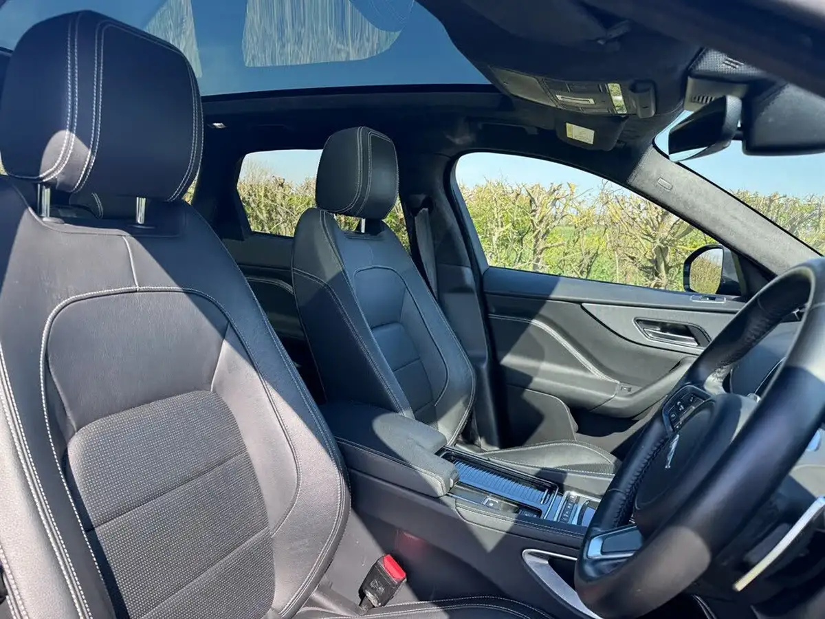 2020-jaguar-f-pace-20-i4d-chequered-flag-180ps-big-7