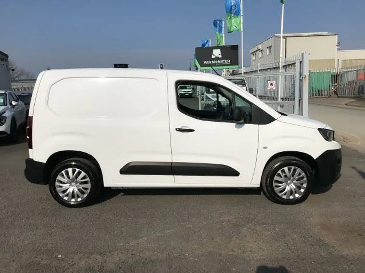 2021-peugeot-partner-15-bluehdi-1000-professional-100ps-eu6dt-panel-big-4