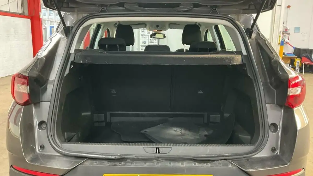 2020-vauxhall-grandland-x-15td-se-big-12