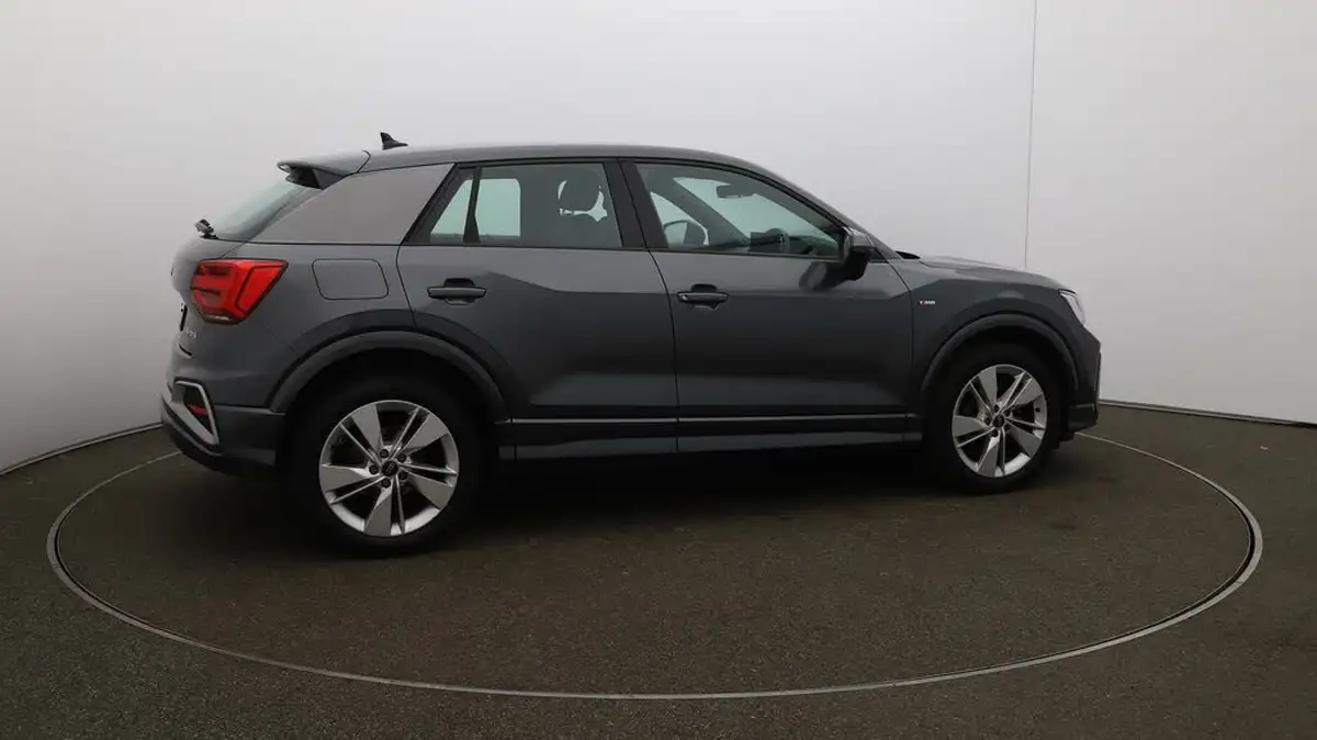2023-audi-q2-15-35-tfsi-s-line-tronic-big-42