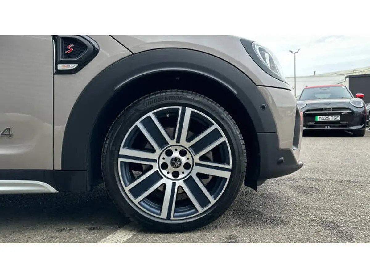 2021-mini-countryman-20-cooper-s-exclusive-all4-auto-big-13