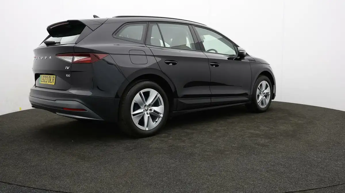2023-skoda-enyaq-e-60-big-6