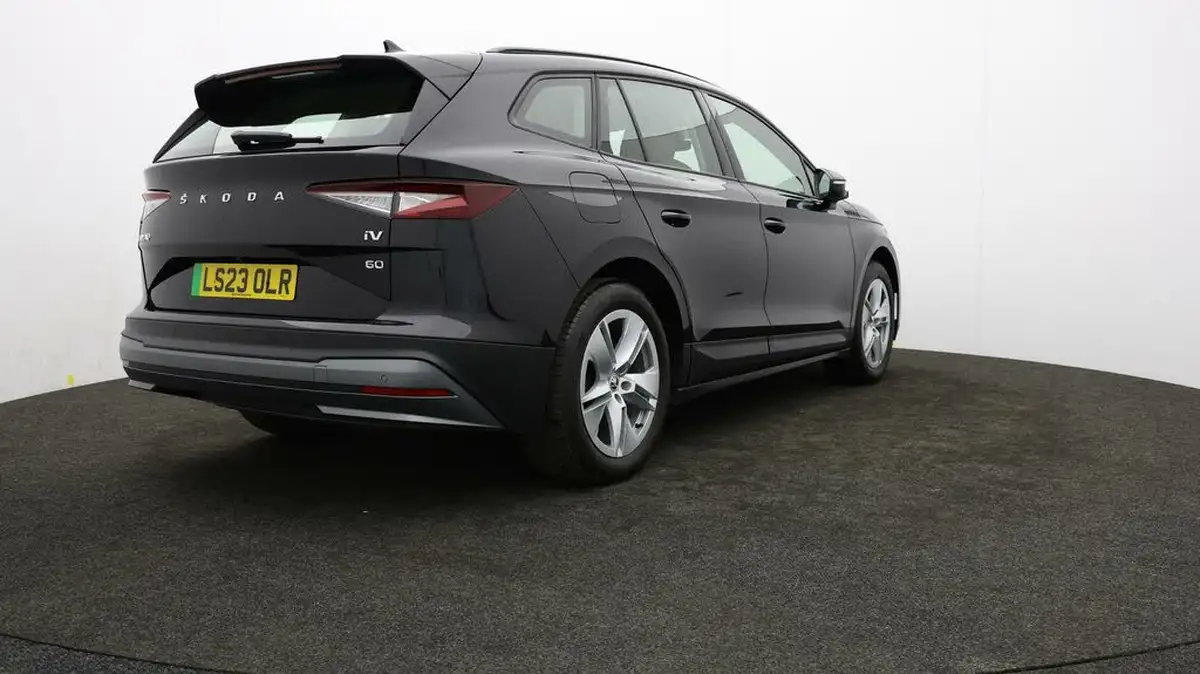 2023-skoda-enyaq-e-60-big-75