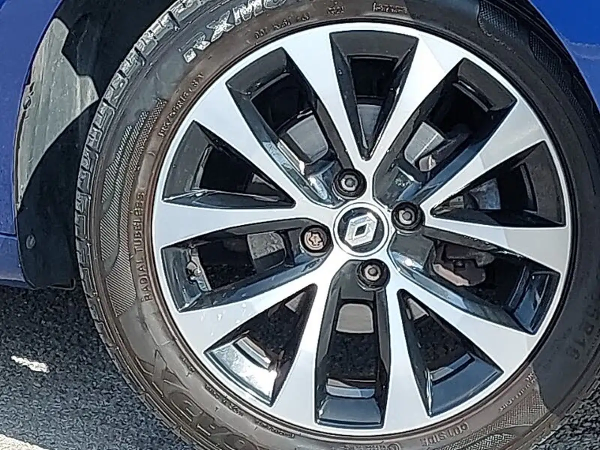 2021-renault-clio-10-tce-iconic-90ps-big-8