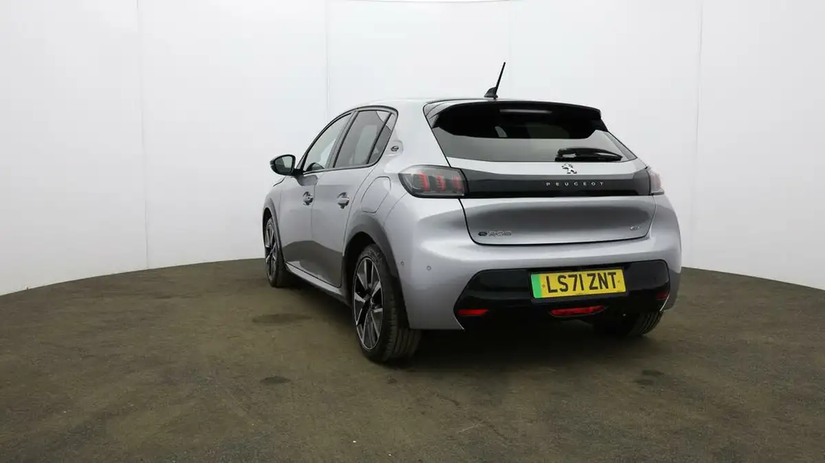 2021-peugeot-208-e-gt-50kwh-big-25