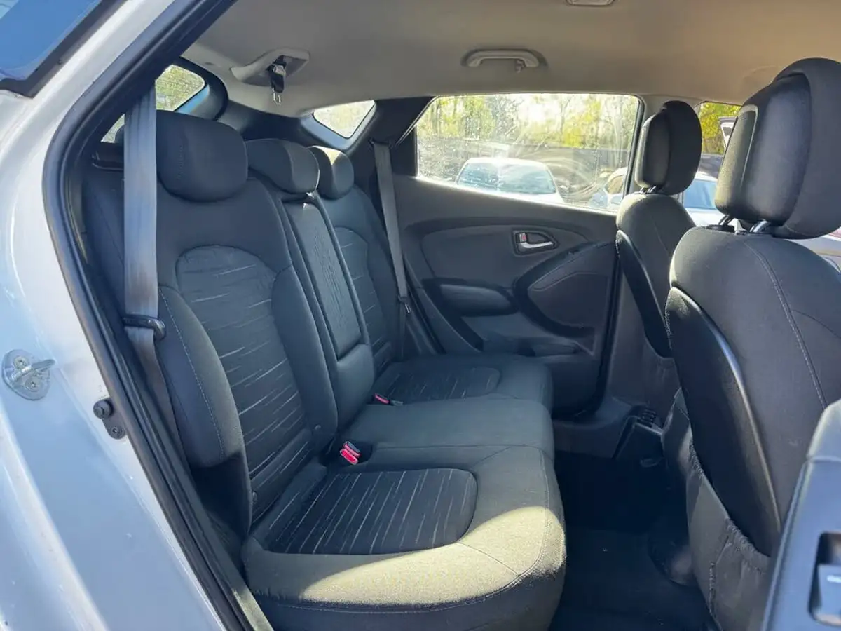 2013-hyundai-ix35-17td-s-big-13