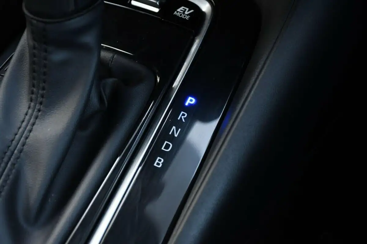 2024-toyota-corolla-18-vvt-i-icon-touring-sports-big-23