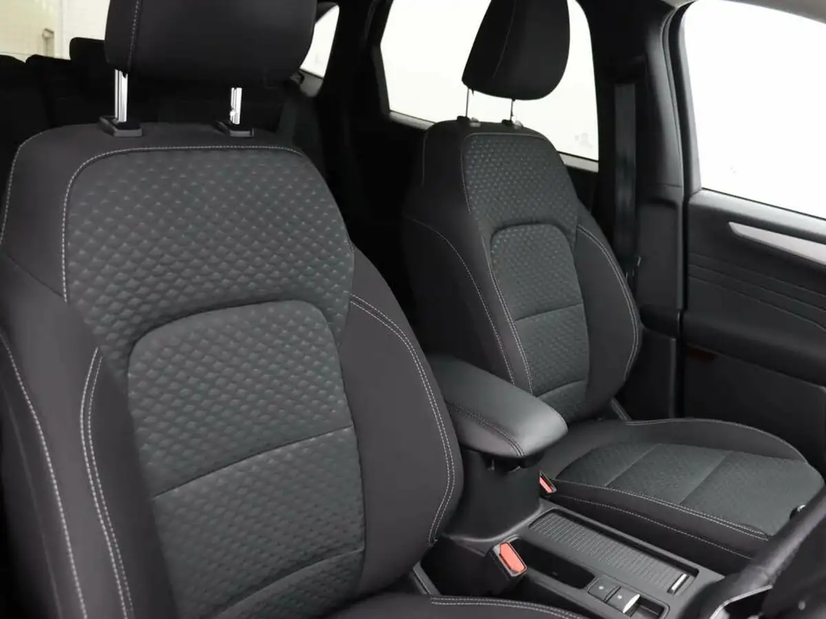 2022-ford-kuga-15t-zetec-big-6