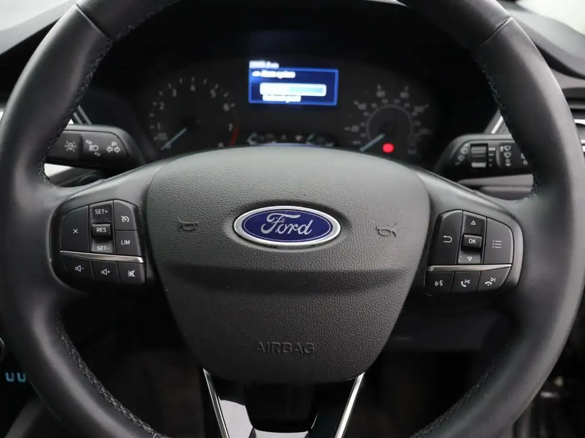 2022-ford-kuga-15t-zetec-big-25
