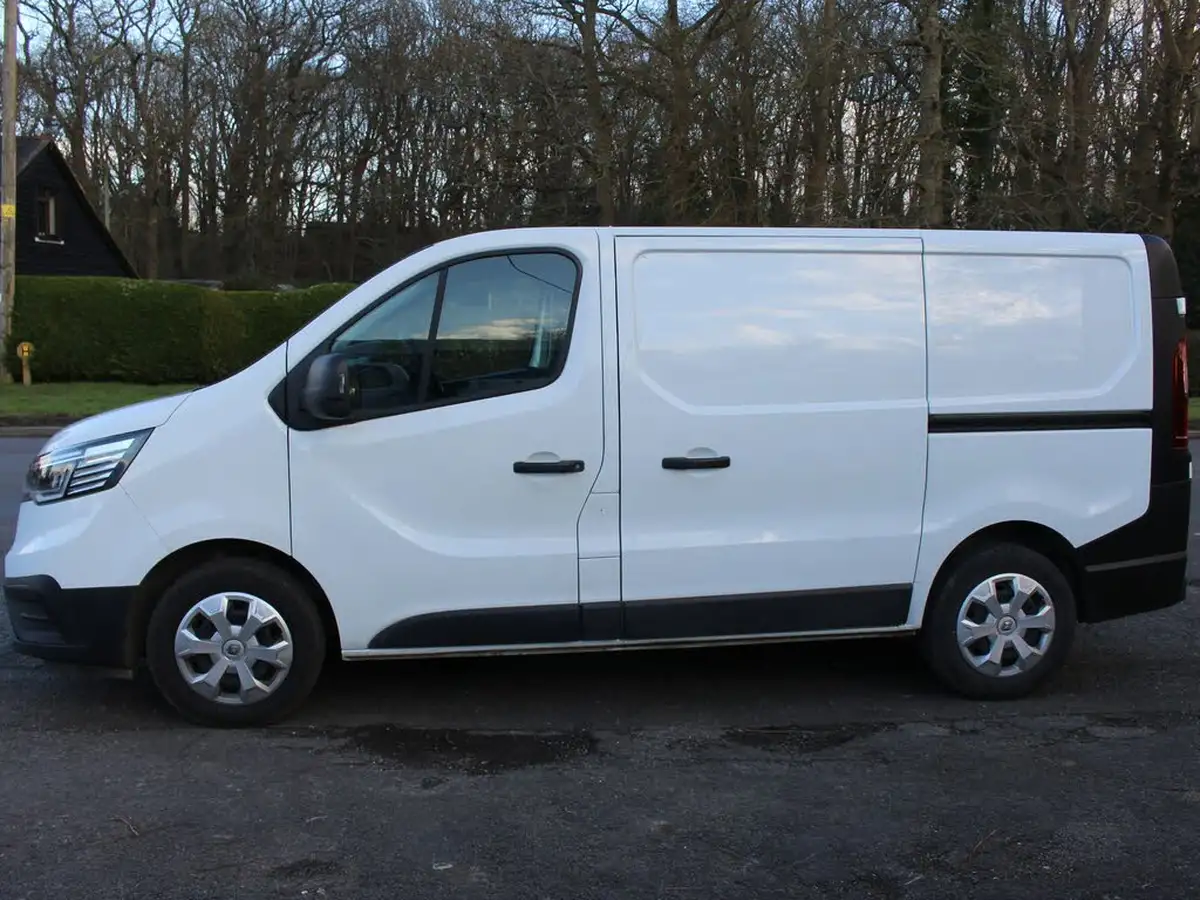2022-renault-trafic-20dci-sl28-130-business-big-1