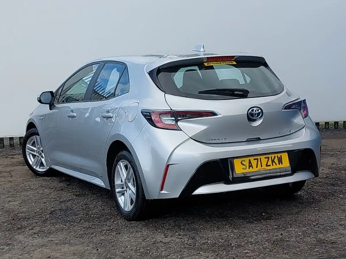 2021-toyota-corolla-18-vvt-i-icon-trk-hatchback-5d-big-1
