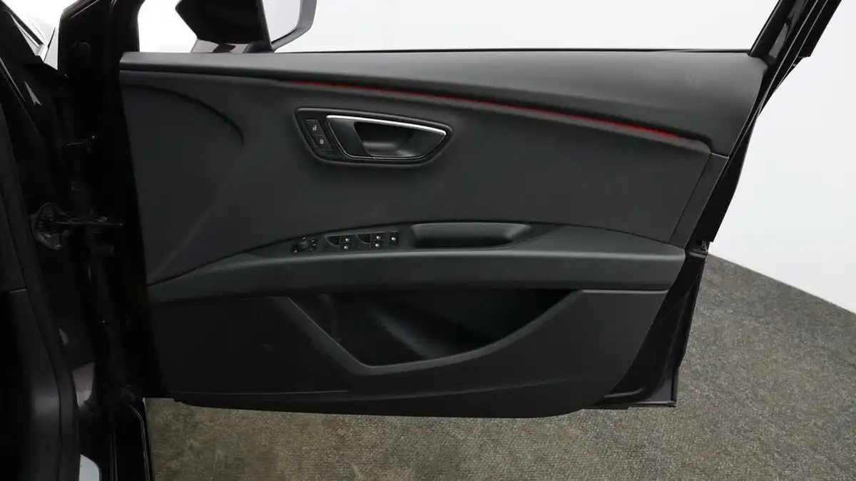 2019-seat-leon-20-tsi-fr-estate-big-14