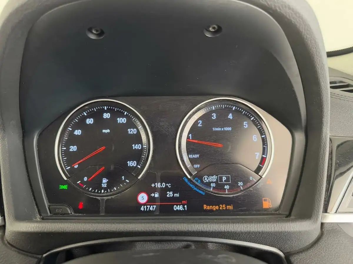 2019-bmw-x1-20-sdrive-20i-xline-sdrive-20i-big-38