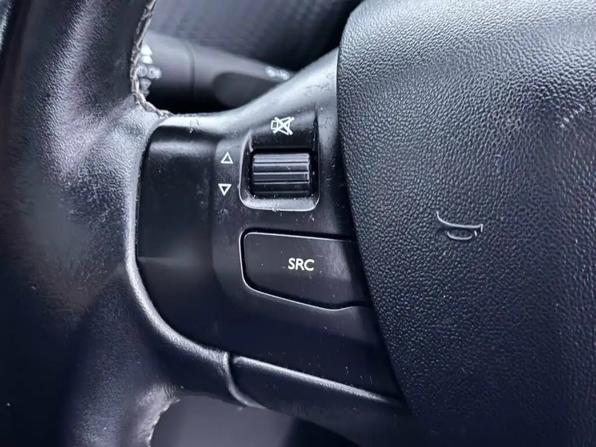 2016-peugeot-2008-crossover-12-puretech-allure-82bhp-big-6