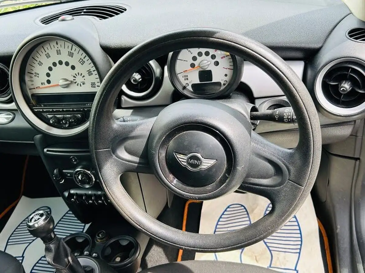 2012-mini-cooper-16td-one-d-big-10