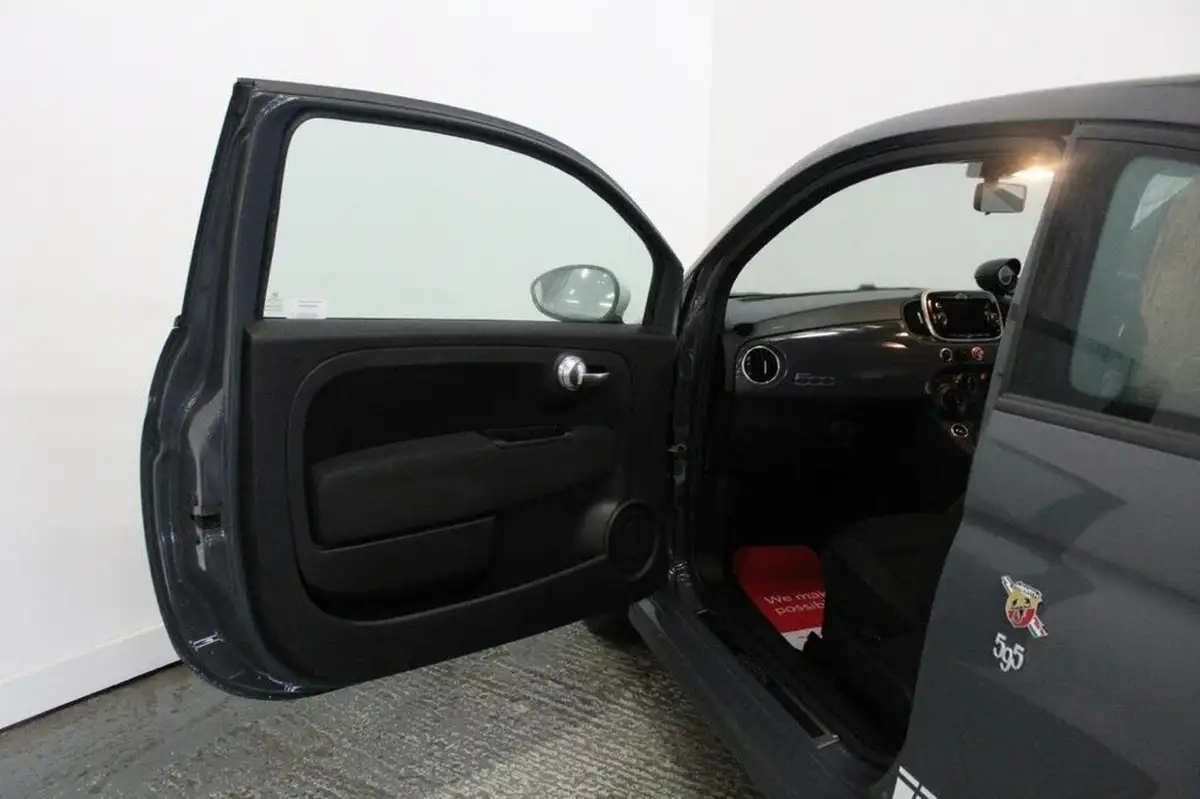 2016-abarth-595-14-tjet-big-16