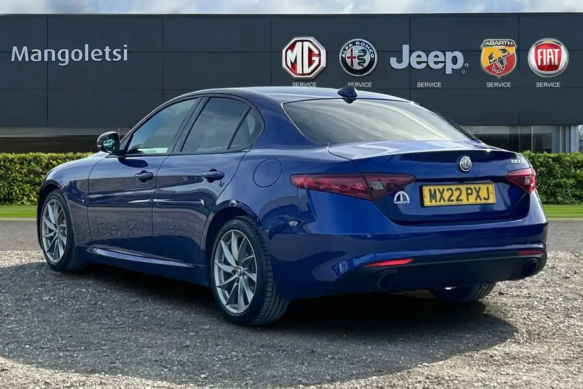 2022-alfa-romeo-giulia-20-sprint-197bhp-big-2