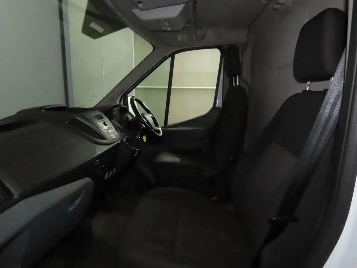 2018-ford-transit-20tdci-350-l2h3-130pseu6-panel-van-big-8