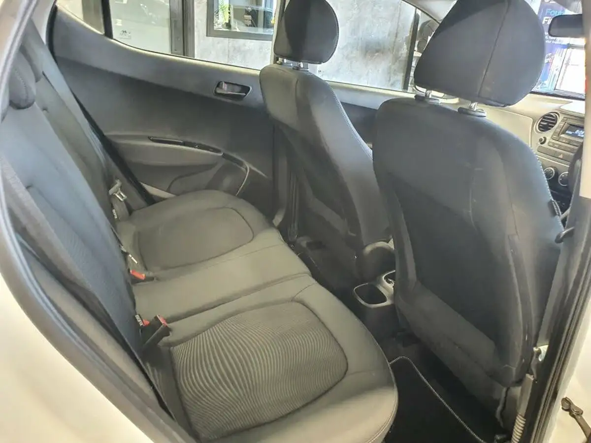 2018-hyundai-i10-12-se-big-26